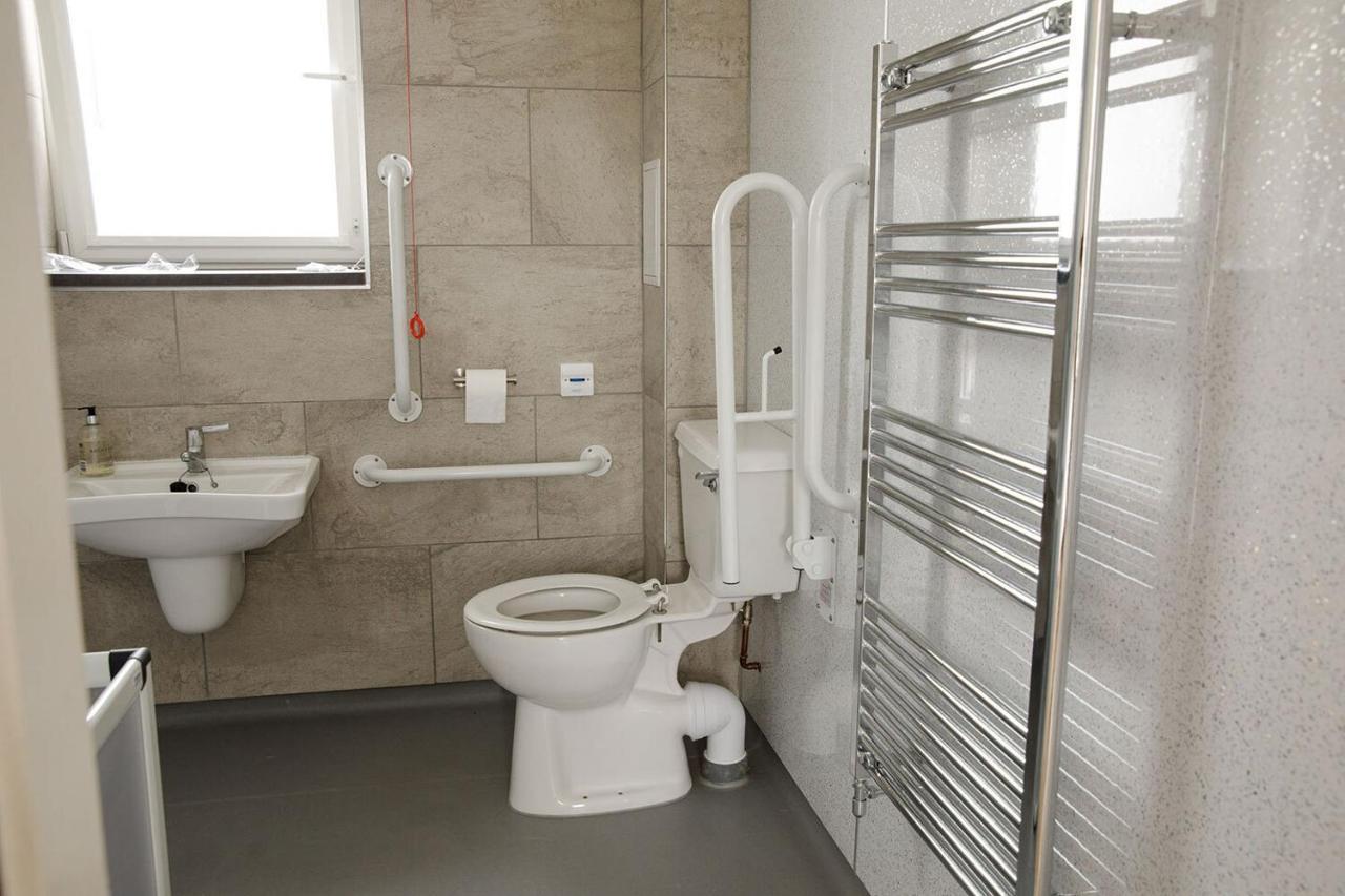 House Of Juniper - Luxury Accessible Apartment Broadford  Extérieur photo