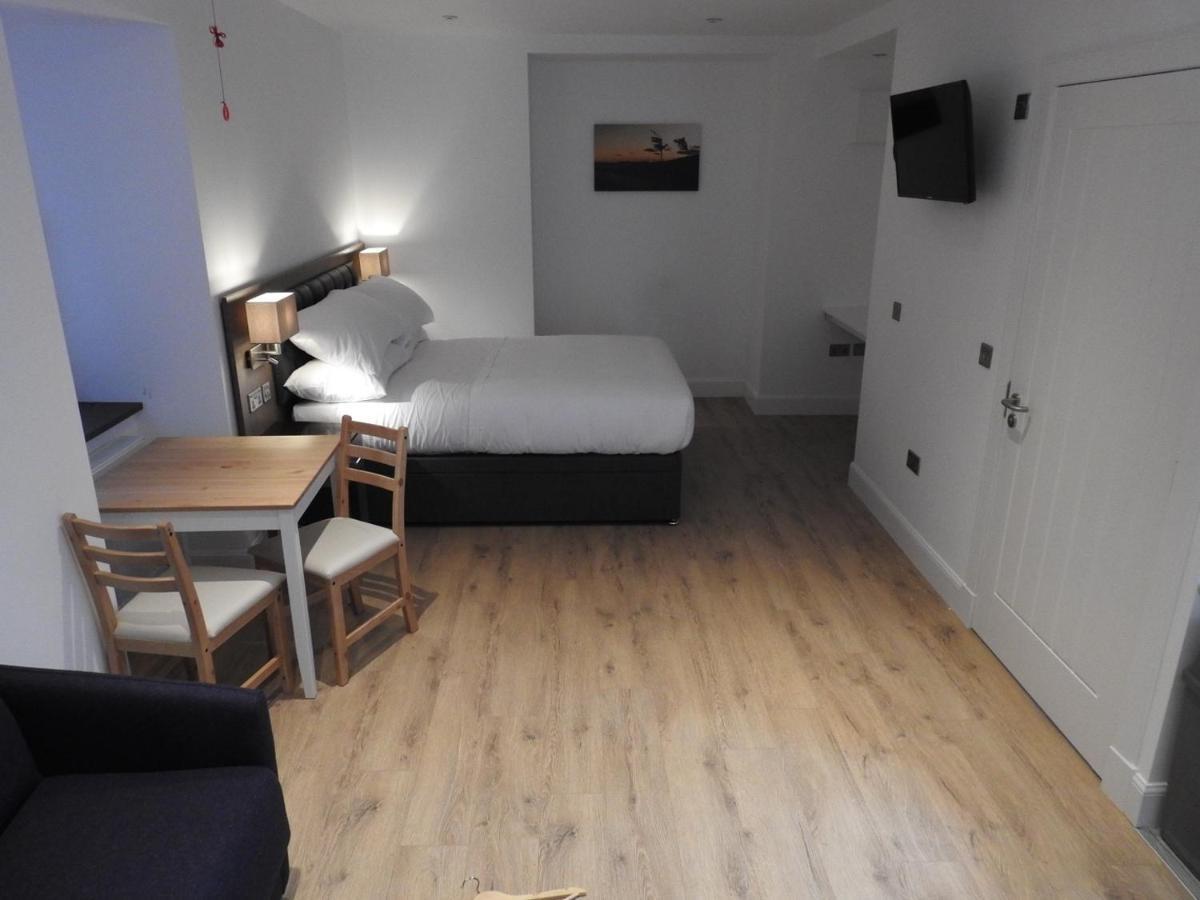House Of Juniper - Luxury Accessible Apartment Broadford  Extérieur photo